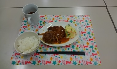 こども食堂(松原_食事).JPG