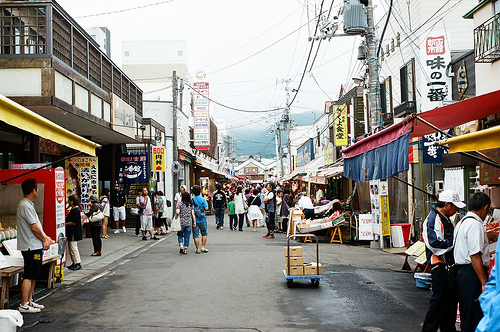 あなたの地域は漏れバケツ？　お金は地域にとどまっていますか？